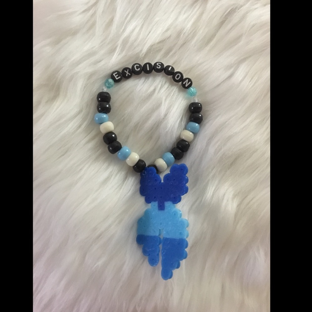✨🍭💙Blüeberry Excision Perler Bracelet 💙🍭✨